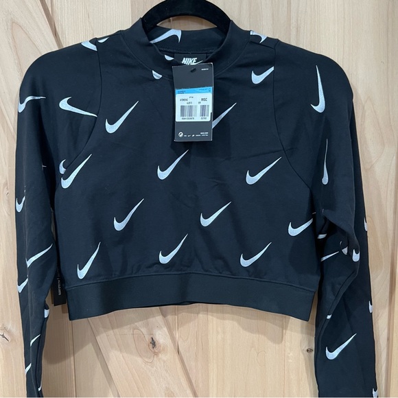 Nike Sportswear Cropped Top Size Medium NWT! Black Long Sleeve Crop Shirt - Picture 5 of 15